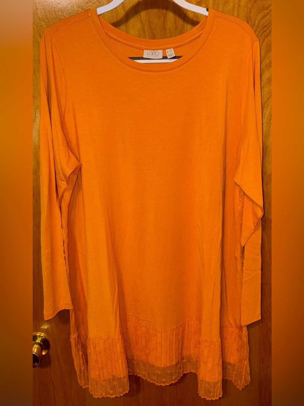 LOGO by Lori Goldstein ‘nugget’ Rayon 230 knit top with broomstick mesh hem 2X